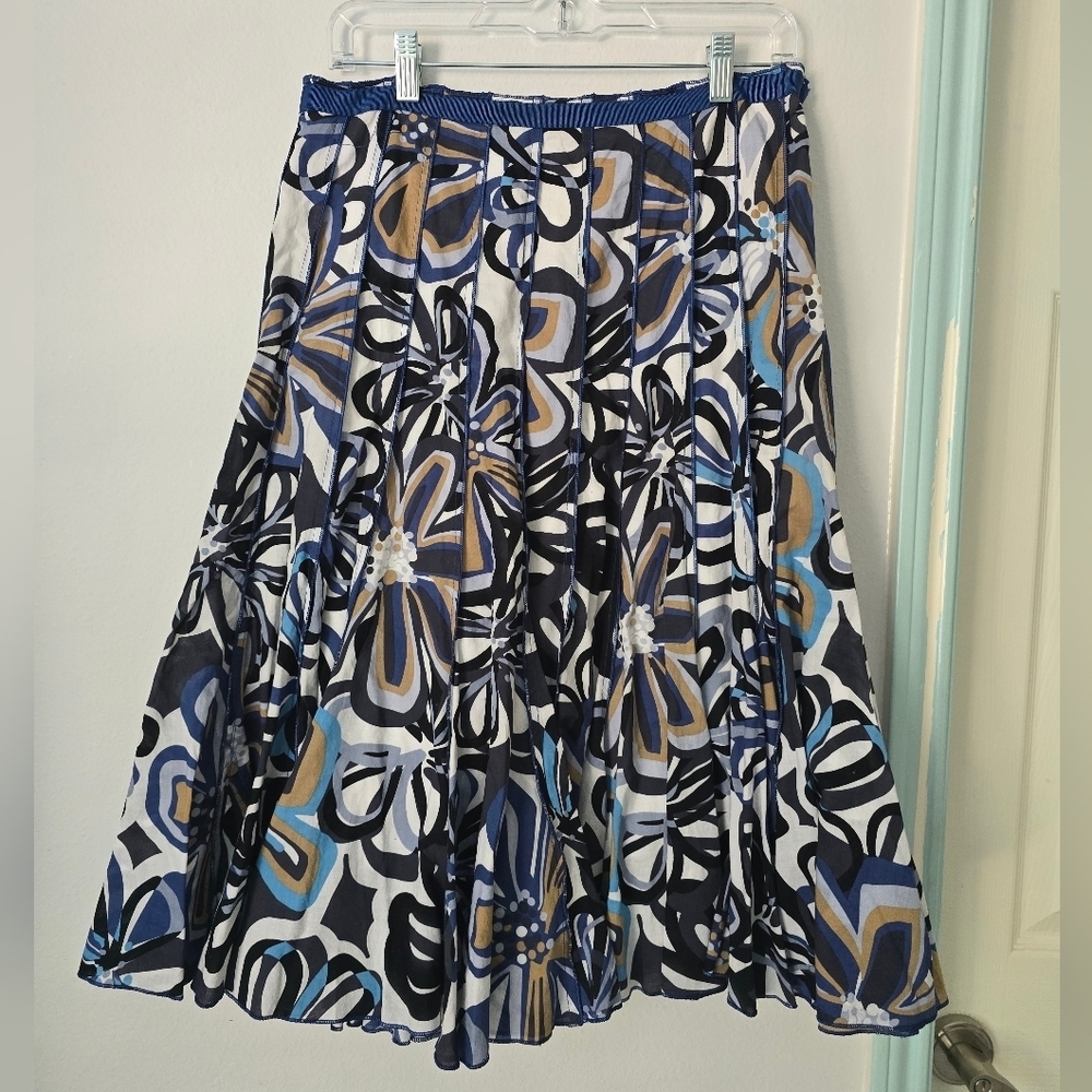 Focus Floral Skirt in Blue, Black, and White *